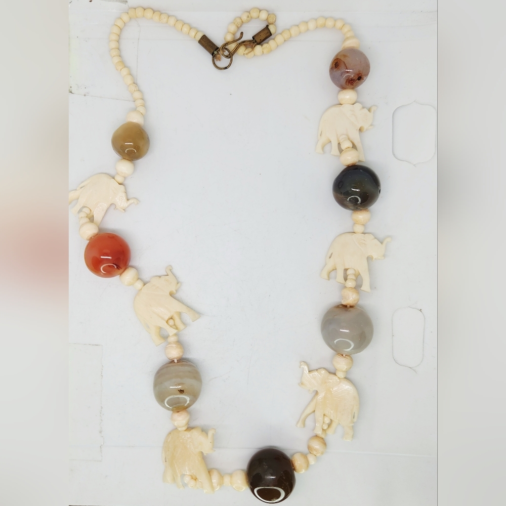 Vtg Chunky Statement Necklace Folk Art Safari Chic Boho Carved Elephant Agate